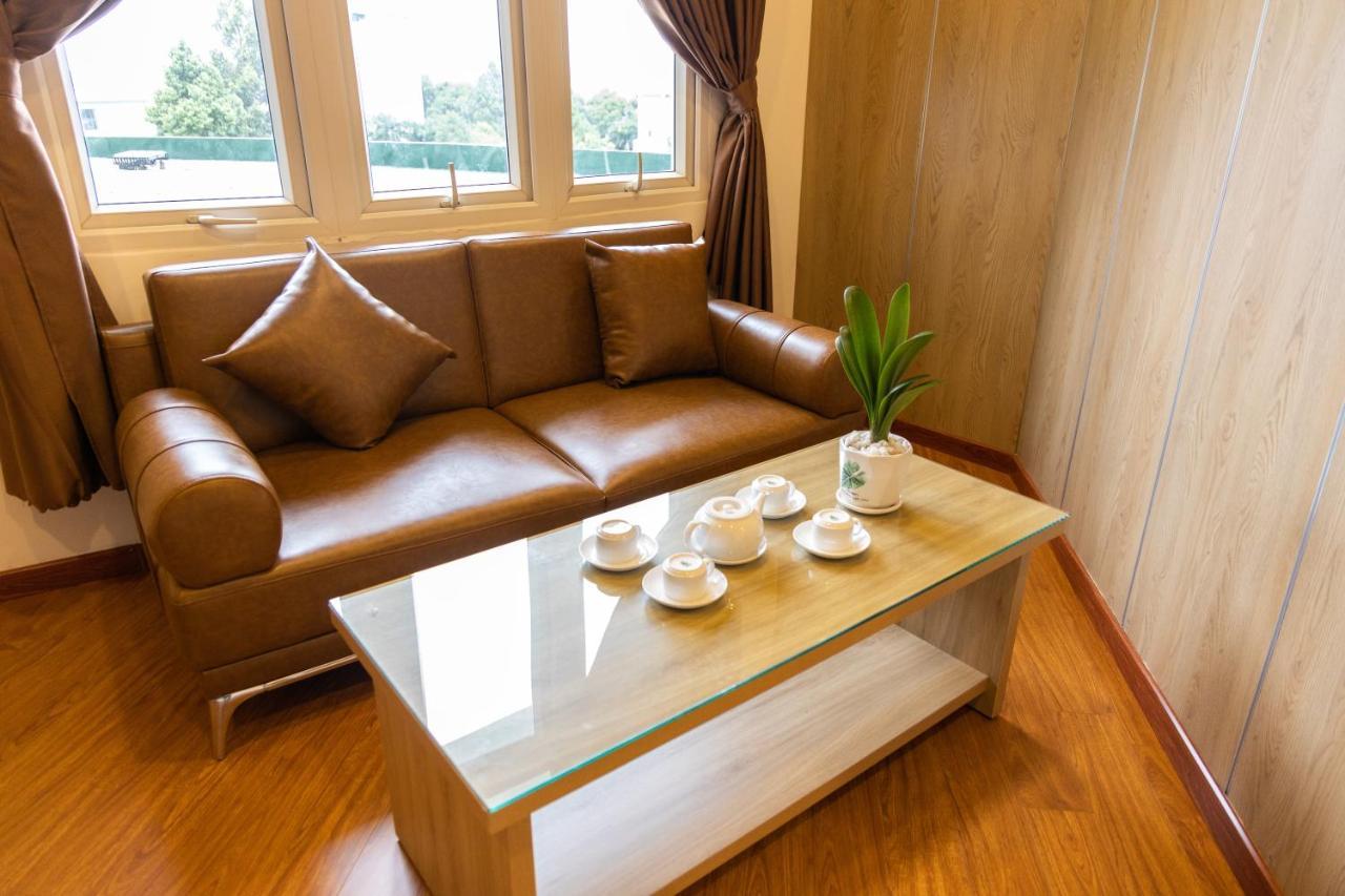 Hoang Loc Hotel バンメトート エクステリア 写真