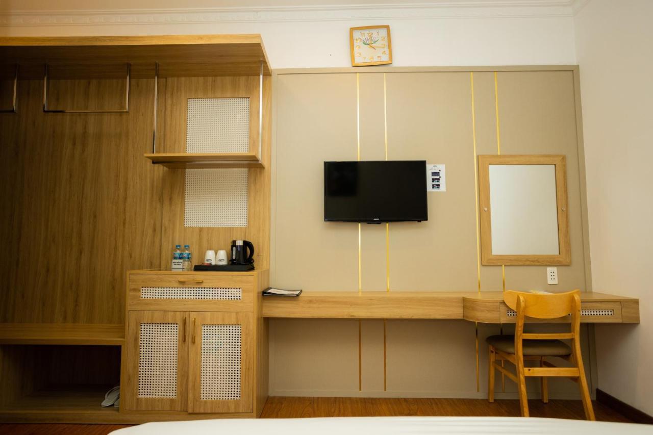 Hoang Loc Hotel バンメトート エクステリア 写真