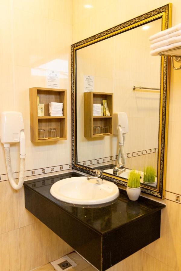 Hoang Loc Hotel バンメトート エクステリア 写真