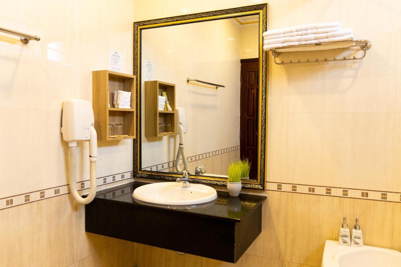 Hoang Loc Hotel バンメトート エクステリア 写真